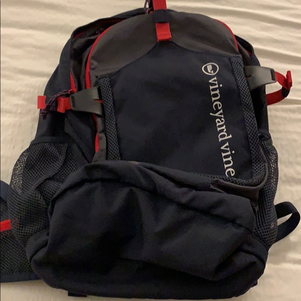 New, NWOT vineyard vines tech backpack - Picture 6 of 8